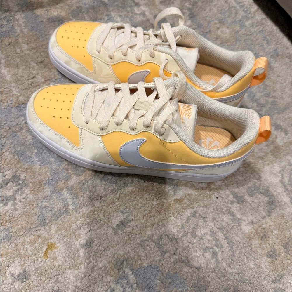 Nike Kids Yellow and Cream Sneakers